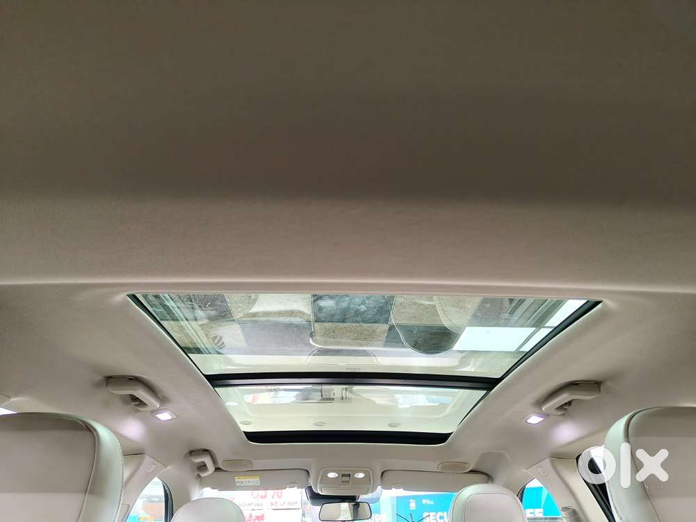 Mahindra Xuv700 2.0 Ax 7 Petrol At Luxury Pack Str, 2021, Petrol