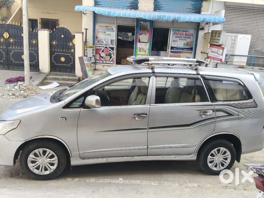 Toyota Innova 2016g