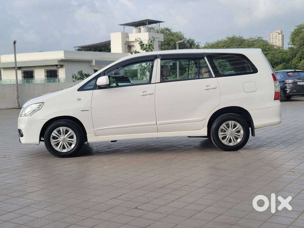 Toyota Innova 2.5 G (diesel) 8 Seater Bs Iv, 2015, Diesel