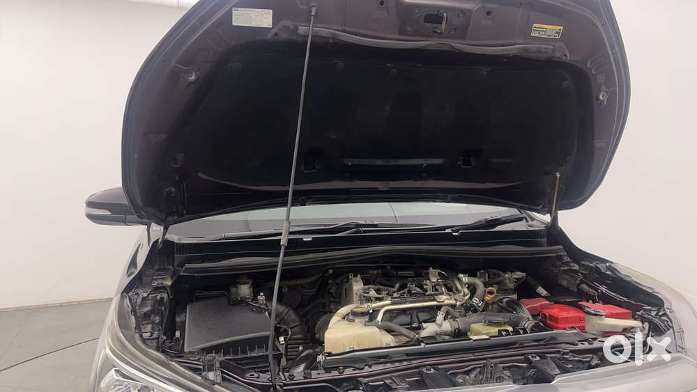 Toyota Innova Crysta 2.8 Gx At 8s, 2016, Diesel