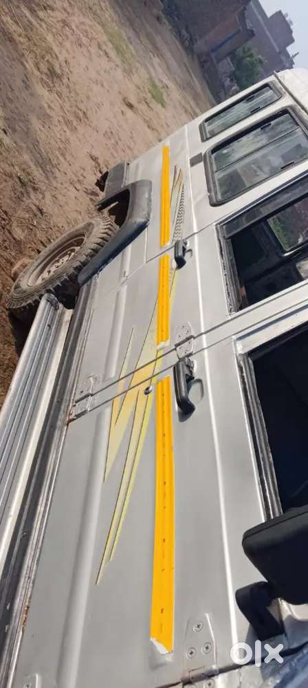 Force Cruiser 14 Seater Diesel Gadi