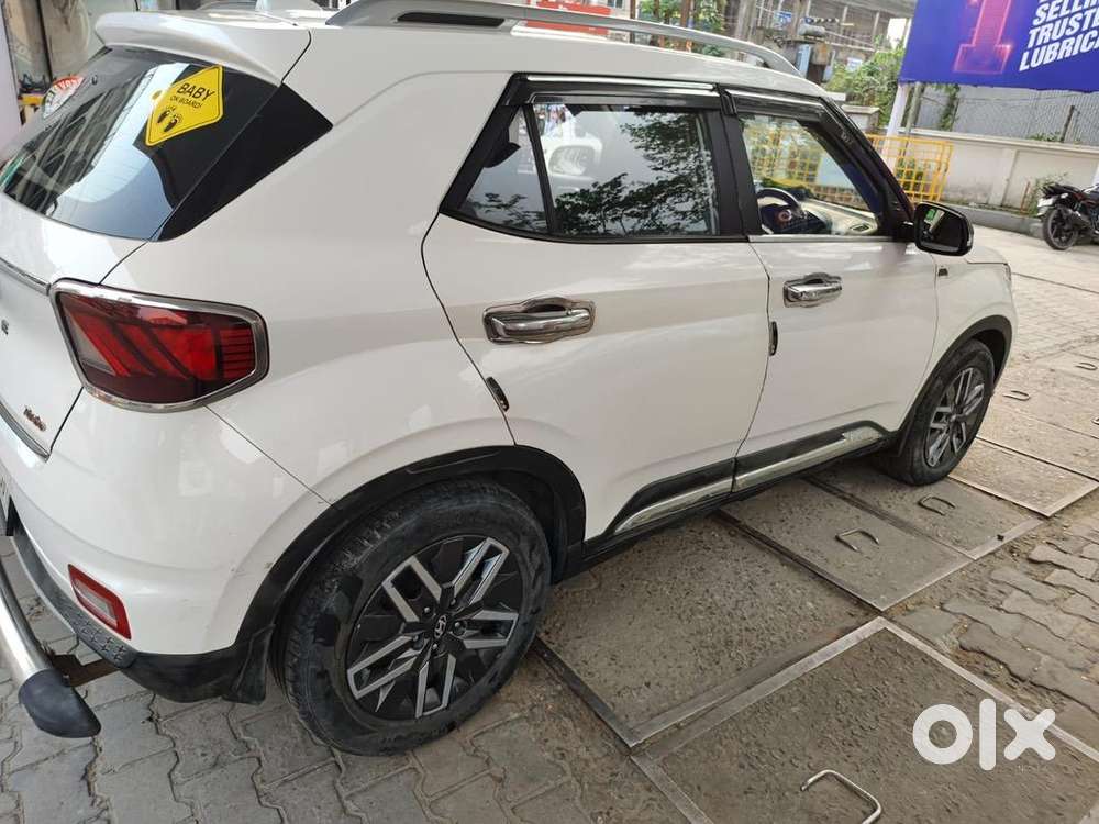 Hyundai Venue 2022 Petrol Well Maintained