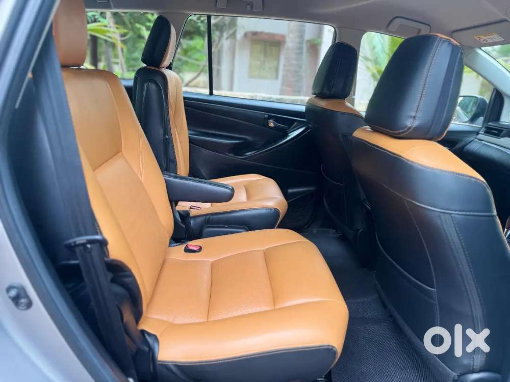 Innova Cyrsta 2.4 G Automatic