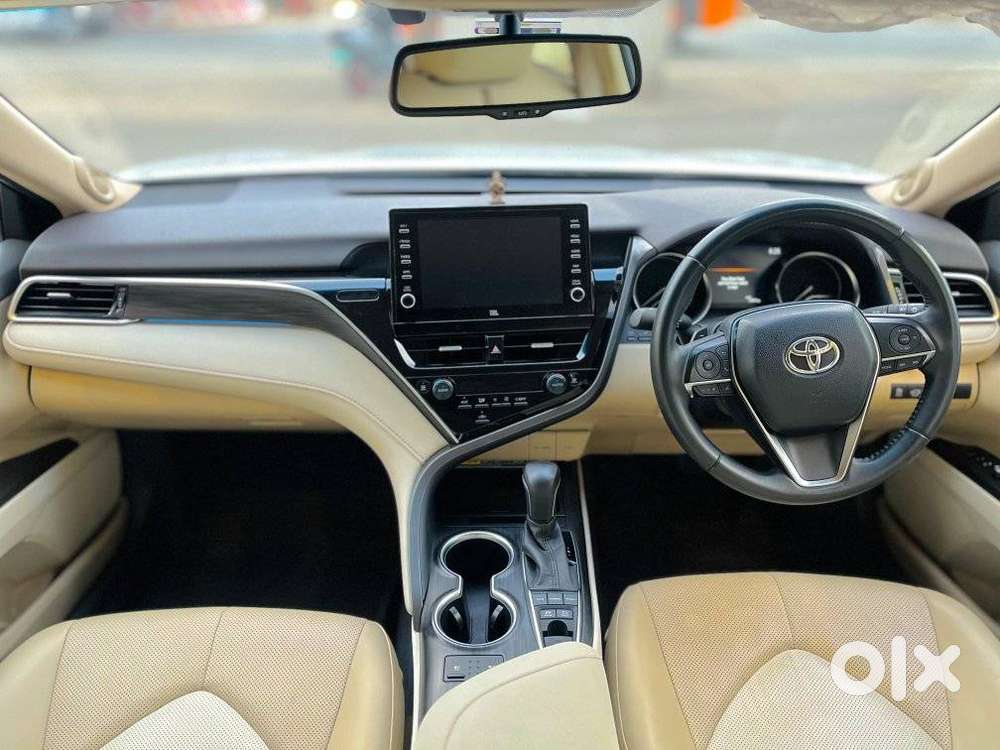 Toyota Camry Hybrid, 2022, Petrol