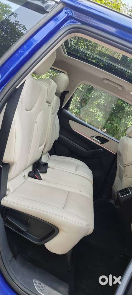 Mahindra Xuv700 2.2 Ax 7 Diesel At Luxury Pack Str Awd, 2022, Diesel