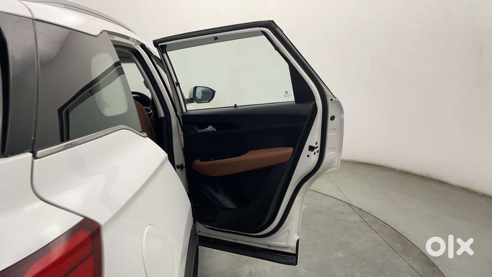 Mg Hector Plus 1.5 Sharp Turbo Cvt 6 Str, 2021, Petrol