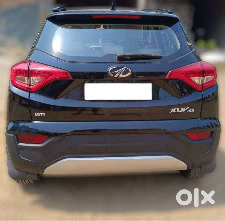 Xuv300 W8(o) Turbo  Aug 2022  7.8k Km  Imt  Top Model  Like New