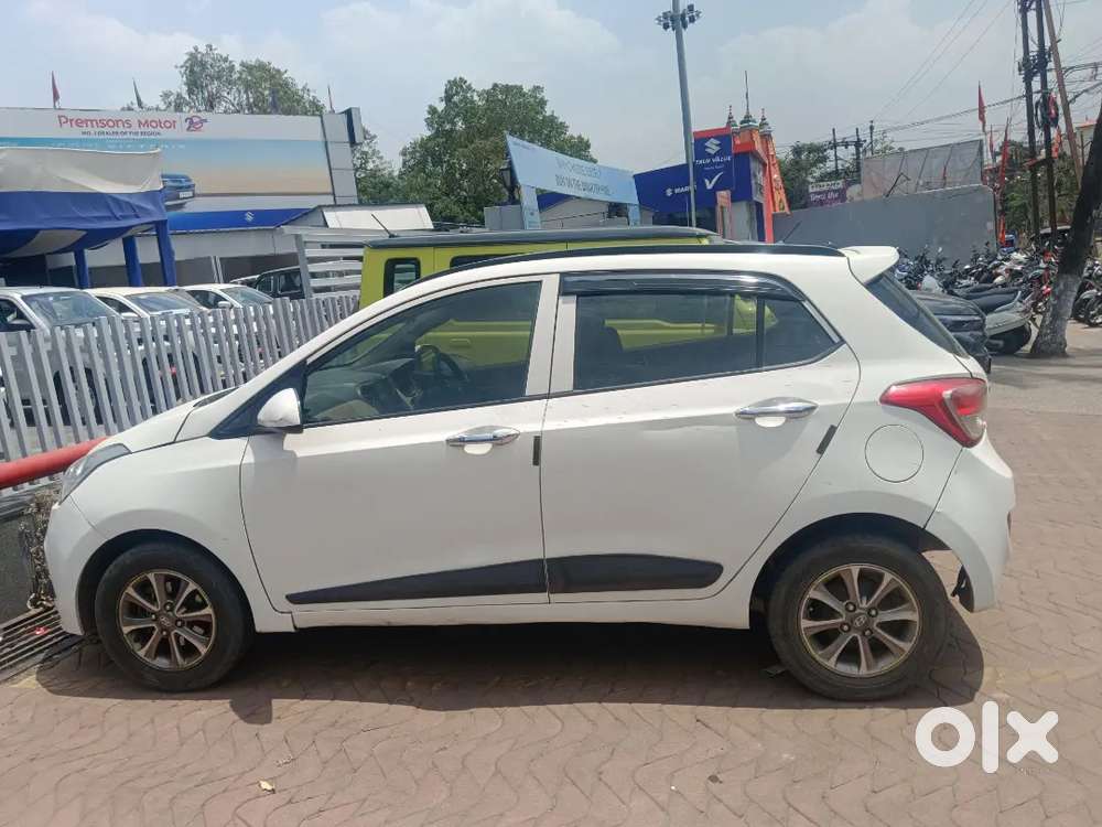 Hyundai Grand I10 2015 Petrol 70000 Km Driven