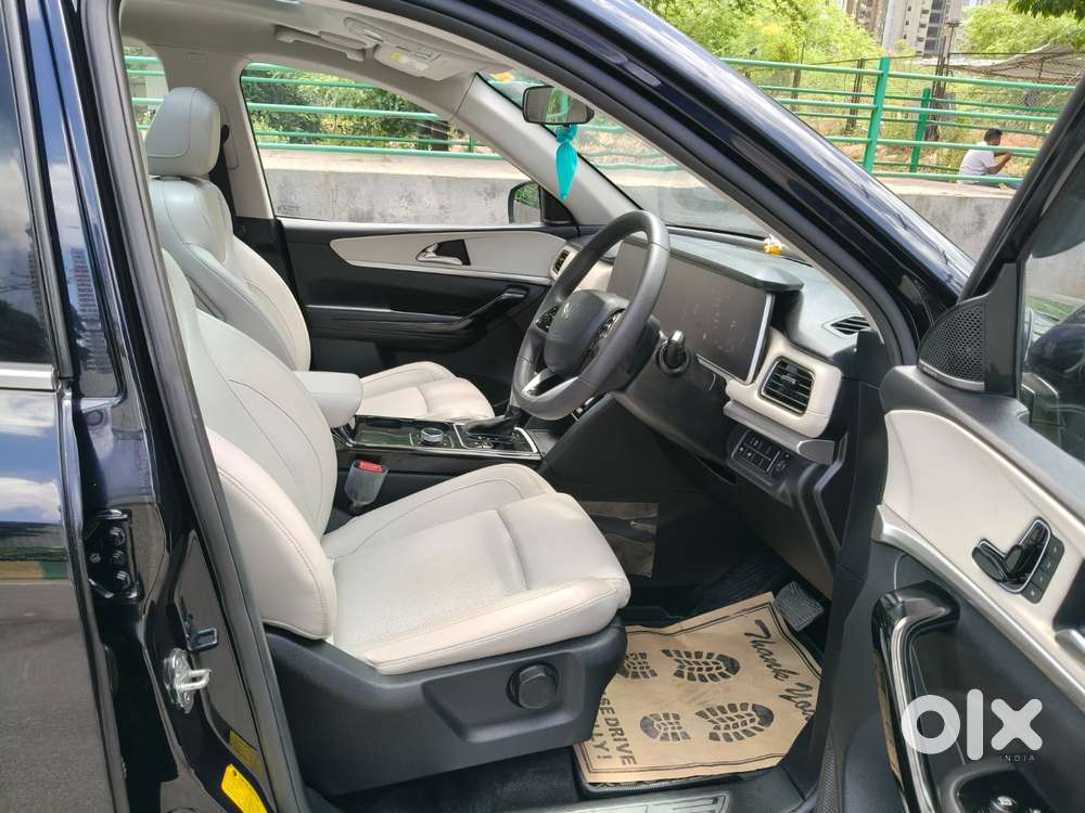 Mahindra Xuv700 2.2 Ax 7 Diesel At Luxury Pack Str, 2025, Diesel