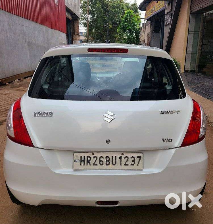 Maruti Suzuki Swift Vxi 1.2 Abs Bs-iv, 2012, Petrol