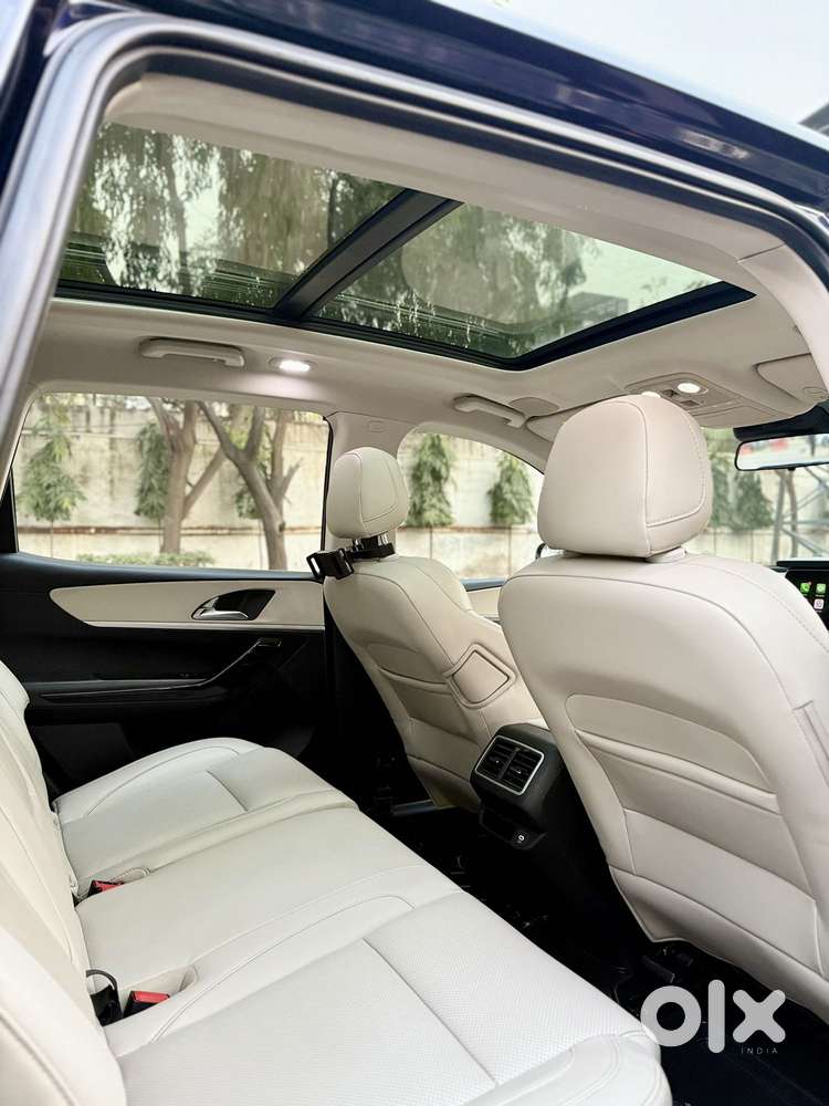 Mahindra Xuv700 2.0 Ax 7 Petrol At Luxury Pack Str, 2022, Petrol