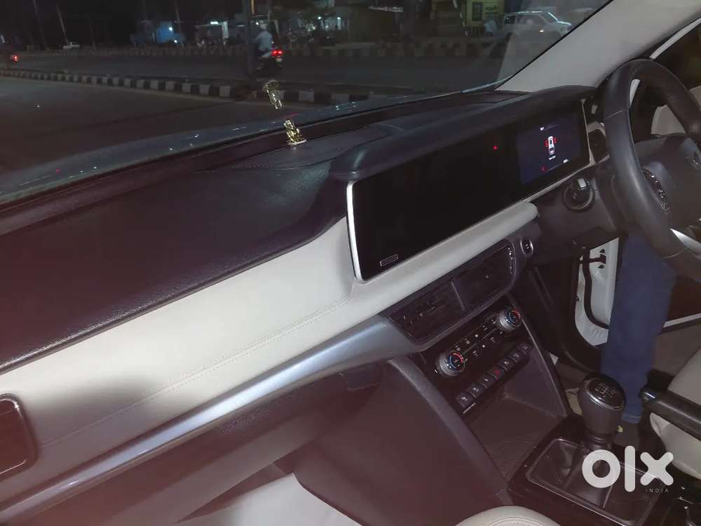 Mahindra Xuv700 2024 Diesel 39500 Km Driven