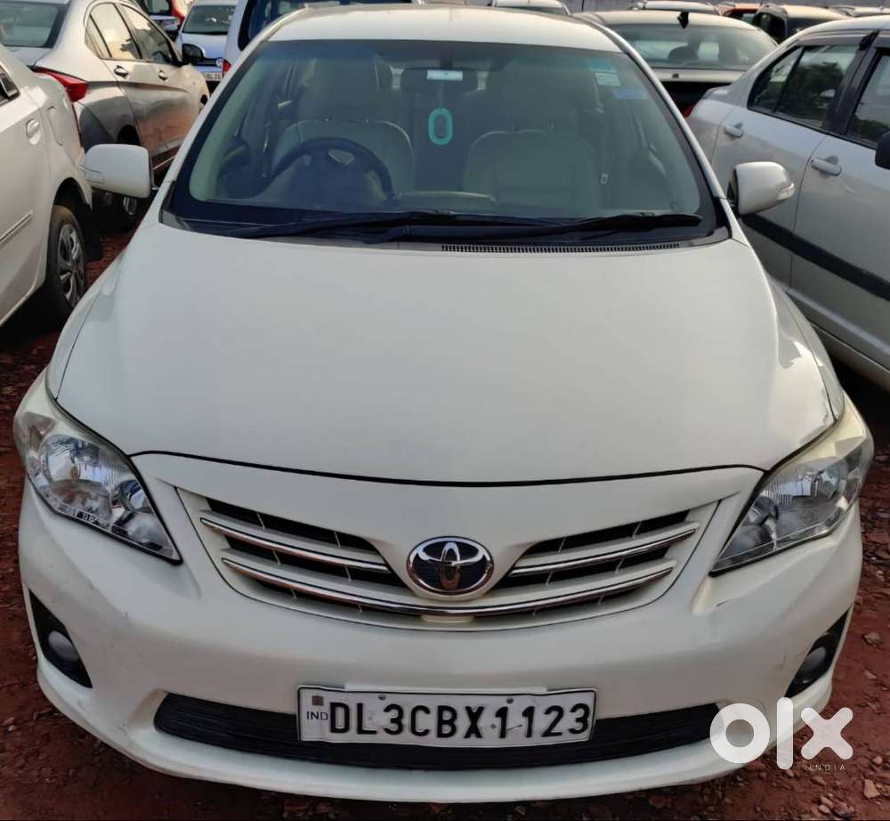 Toyota Corolla Altis, September 2012