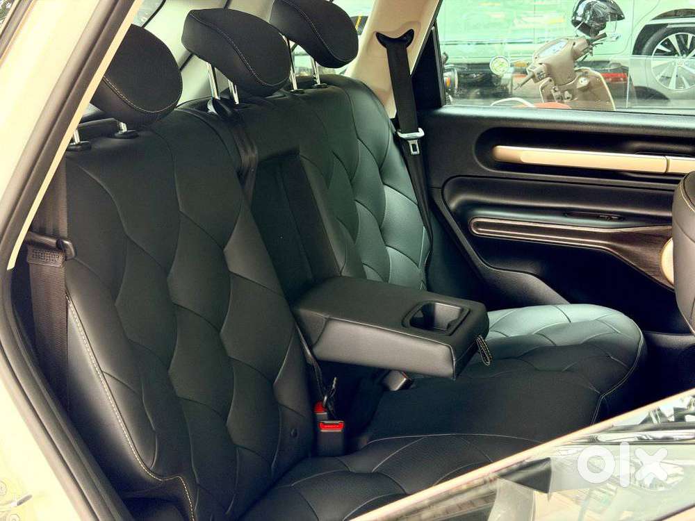 Mg Windsor Ev Essence, 2024, Electric