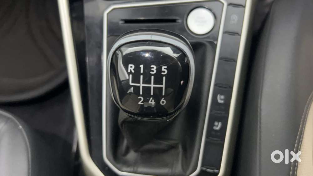 Volkswagen Virtus Topline 1.0 Tsi Mt, 2023, Petrol