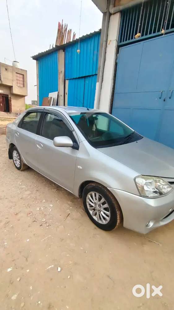 Toyota Etios [2010-2012] Petrol