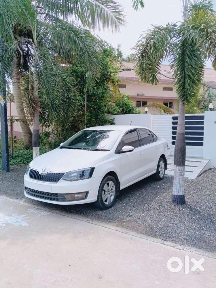 Skoda Rapid Petrol 2019
