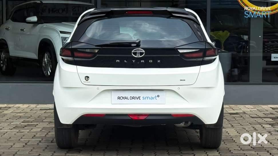 Tata Altroz, 2022, Petrol