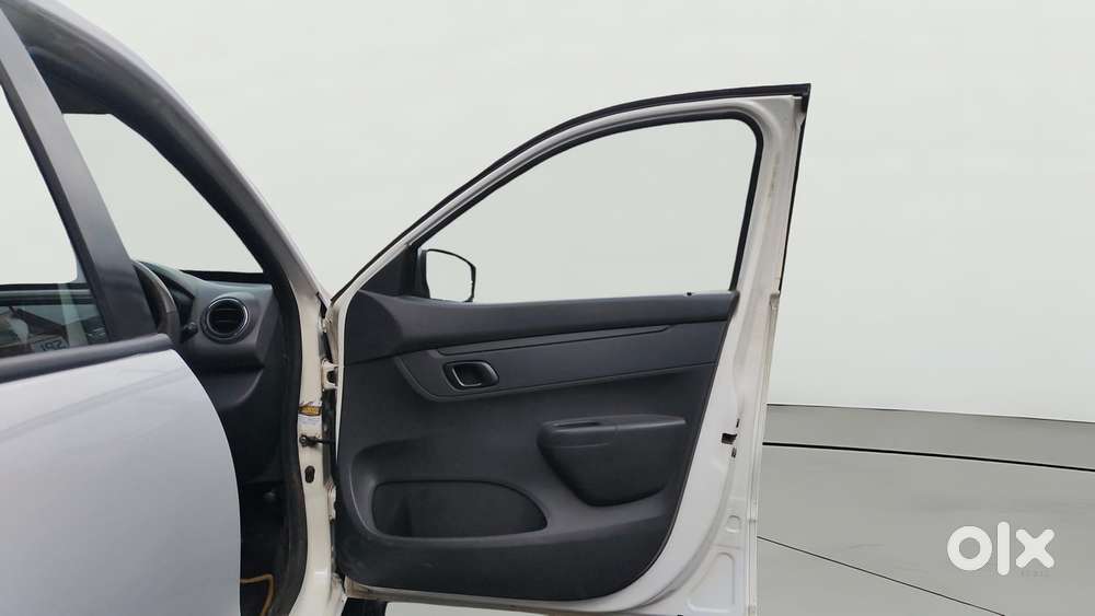 Renault Kwid 2019-ongoing 1.0 Rxt Amt (o), 2016, Petrol