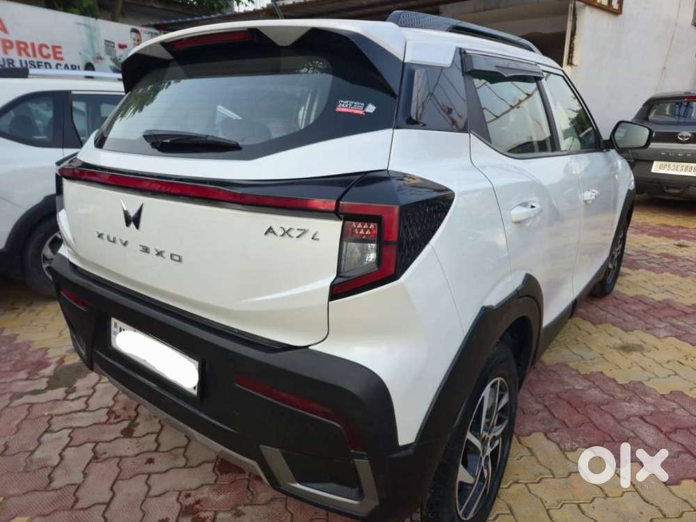 Mahindra Xuv 3xo Ax5 Pm Mt, 2023, Petrol