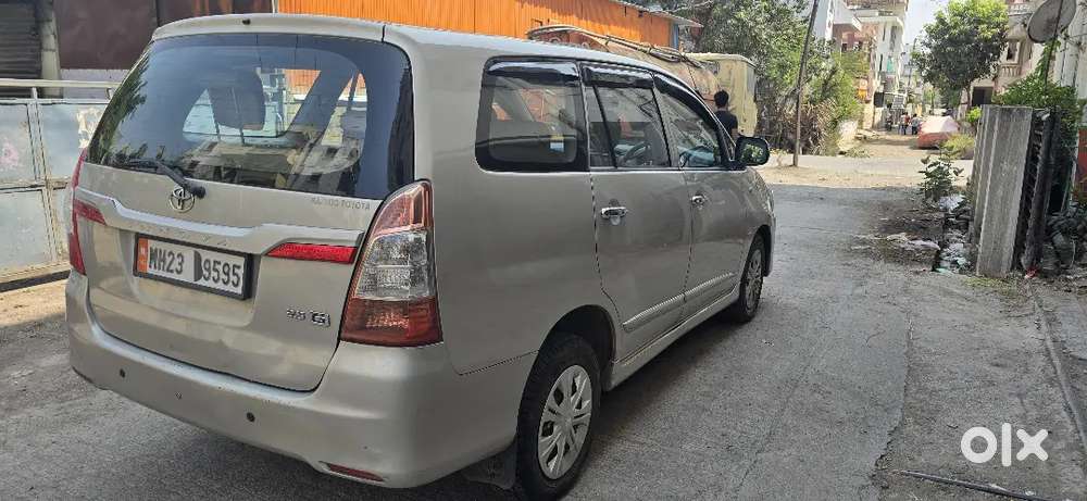 Toyota Innova 2014
