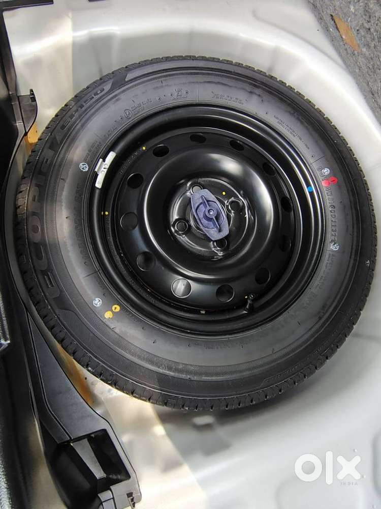 Maruti Suzuki Swift Vxi + Manual, 2022, Petrol