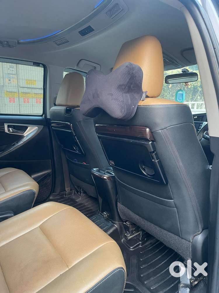 Toyota Innova Crysta 2.8z Automatic, 2022, Diesel