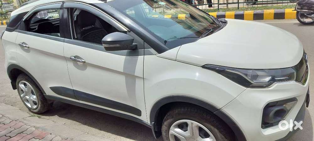 Tata Nexon 1.5 Revotorq Xm (s), 2022, Diesel