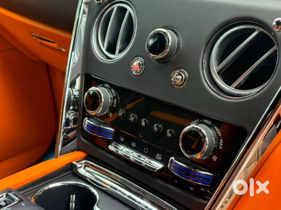 Rolls-royce Cullinan, 2025, Petrol