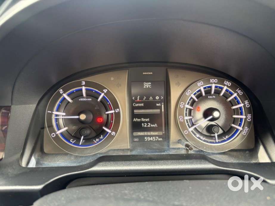 Toyota Innova Crysta 2.4 V 7 Str, 2022