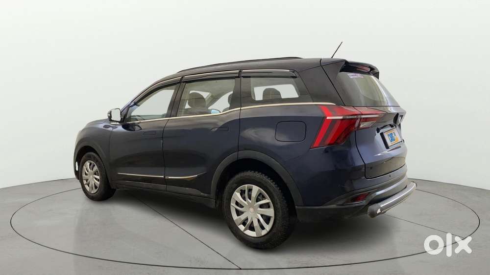 Mahindra Xuv700 2.0 Mx Petrol Mt 5 Str, 2023, Petrol