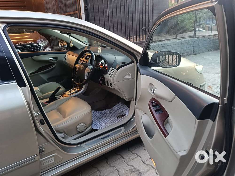 Toyota Corolla Altis [2014-2017] 1.8 G Cvt, 2014, Petrol