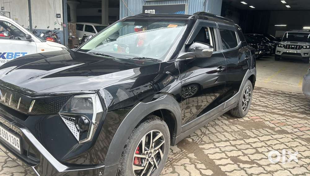 Mahindra Xuv 3xo Ax5 Pm Mt, 2025, Petrol