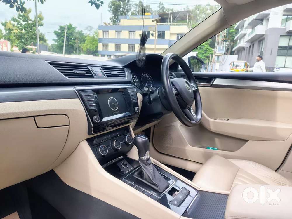 Skoda Superb [ ] 1.8 Style Tsi At, 2016, Petrol