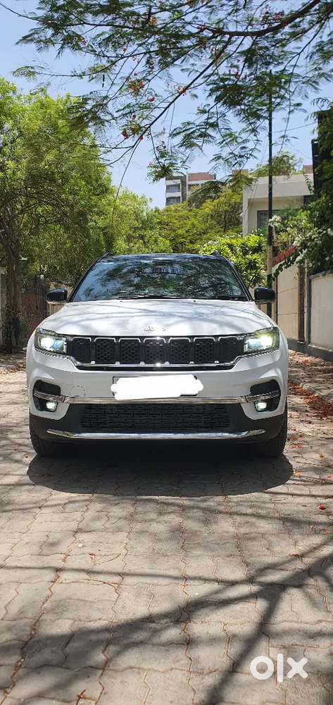 December 2024 Jeep Meredian 4x2 Limited Automatic.