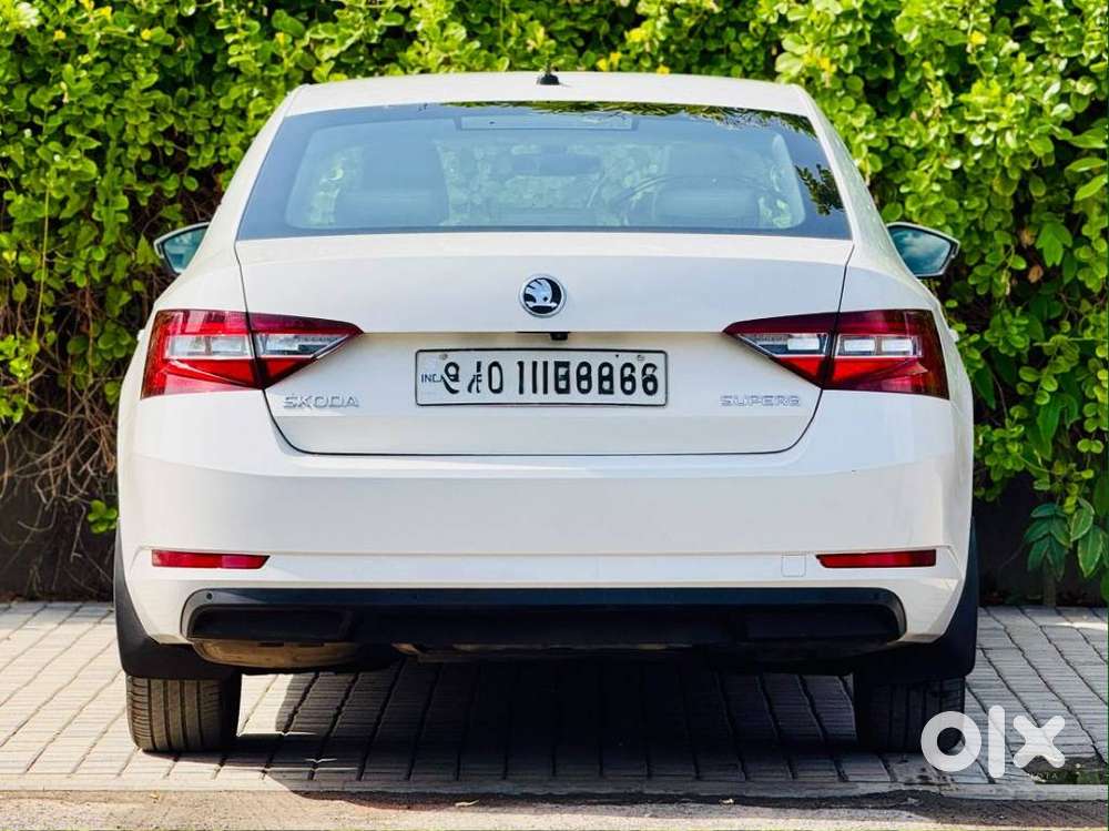 Skoda Superb Style 1.8 Tsi Mt, 2018, Petrol