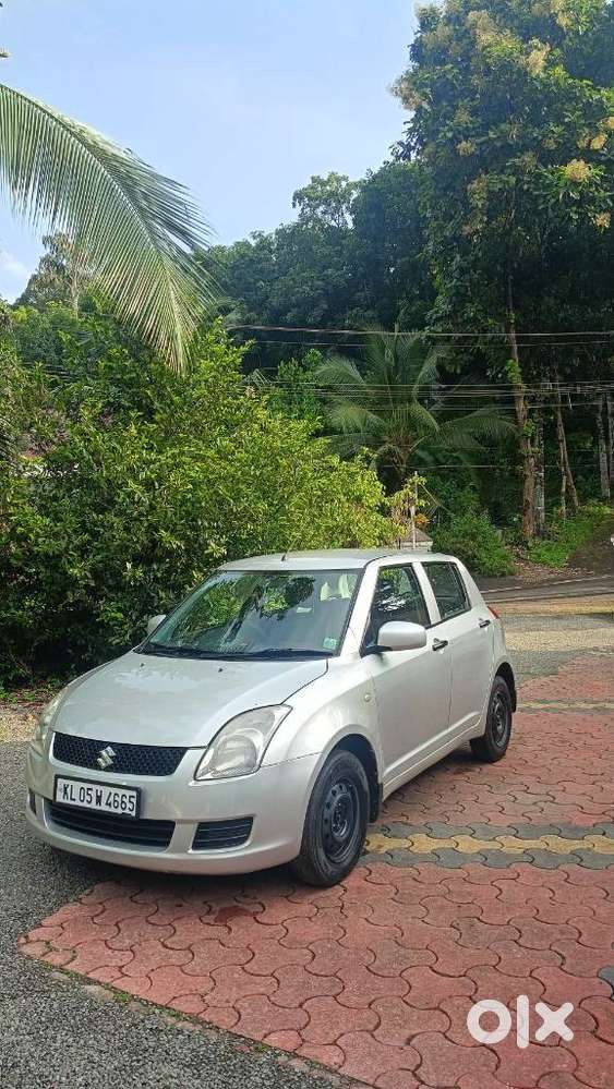 Maruti Suzuki Swift Lxi Bsiv, 2006, Petrol