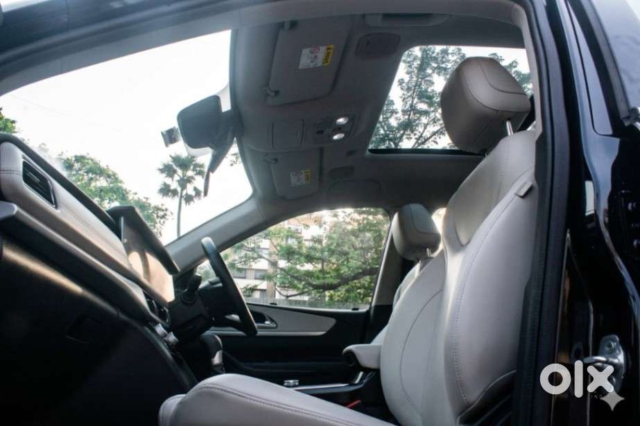 Mahindra Xuv700 2.0 Ax 7 Petrol At Luxury Pack Str, 2024, Petrol