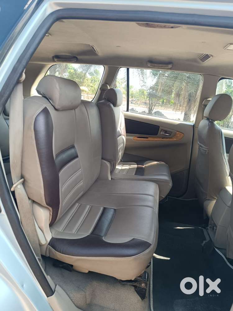 Toyota Innova 2004-2011 2.5 V Diesel 8-seater, 2010, Diesel