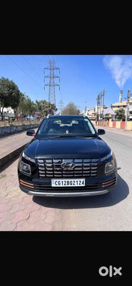 Hyundai Venue 2024 Petrol 26563 Km Driven