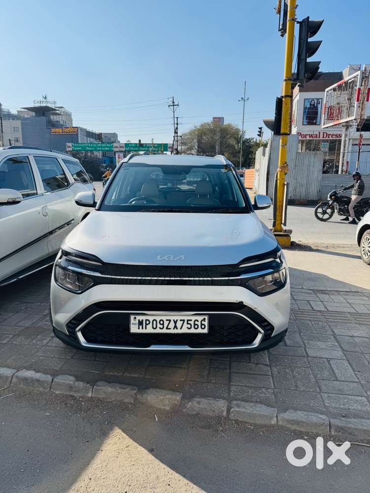 Kia Carens Luxury 2023