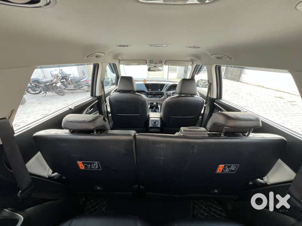 Kia Carens G 1.5 6mt Premium (o) 7-seater, 2024, Petrol