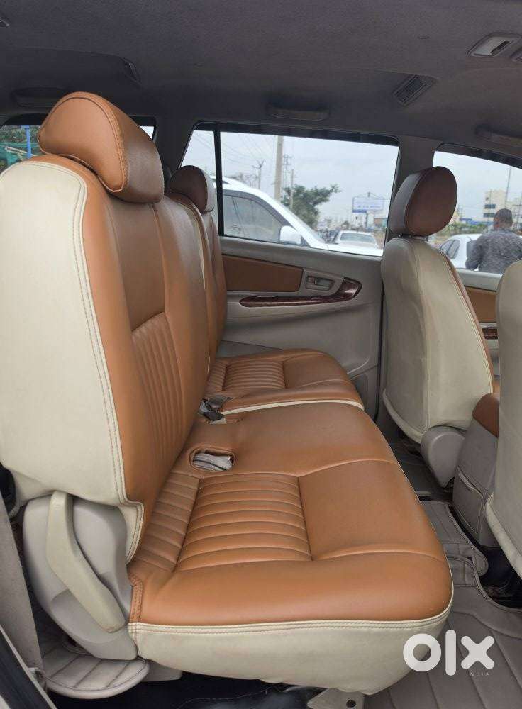 Toyota Innova 2.5 G (diesel) 8 Seater, 2014, Diesel
