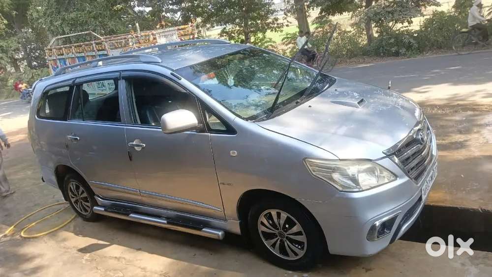 Toyota Innova 2015