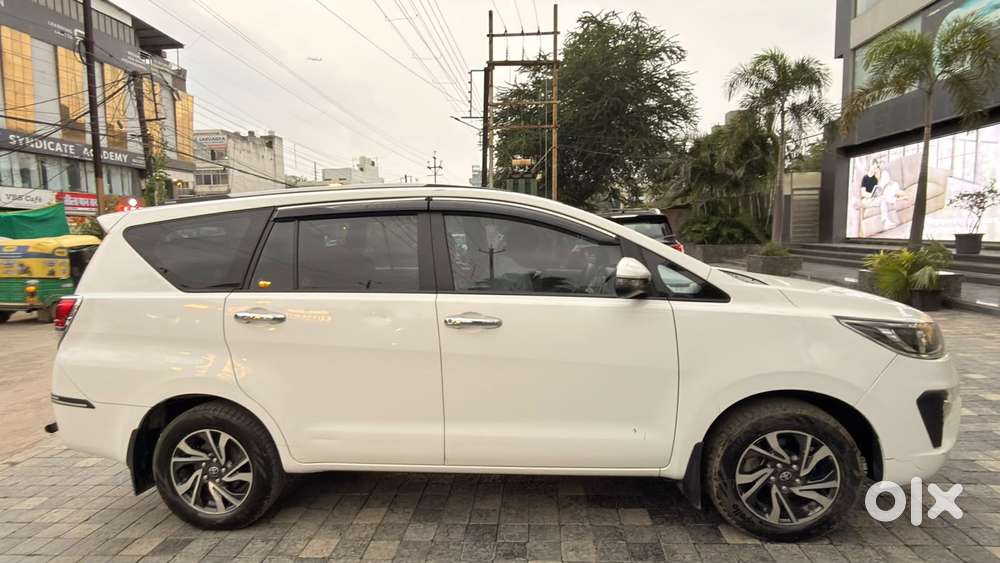 Toyota Innova Crysta 2.4 G Mt 8s, 2022, Diesel