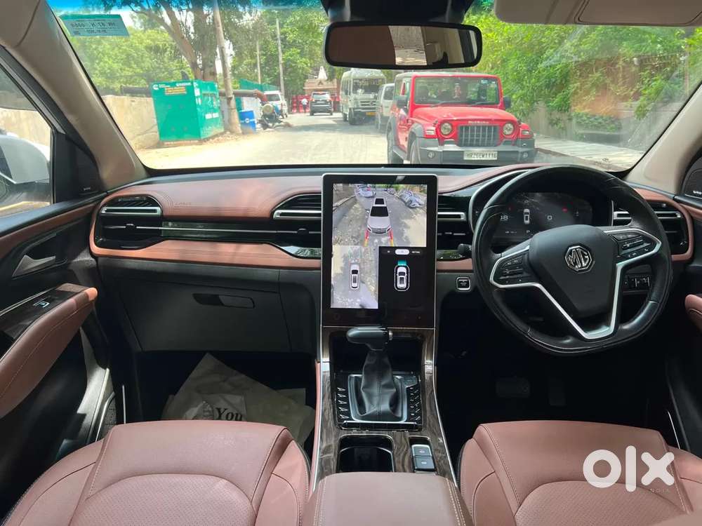 Mg Hector Plus Savvy Pro 1.5 Turbo Petrol Cvt 7 Str Dual Tone, 2023,..