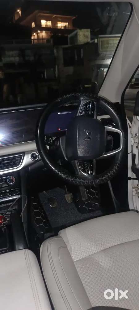 Mahindra Xuv700 2022 Petrol 89200 Km Driven