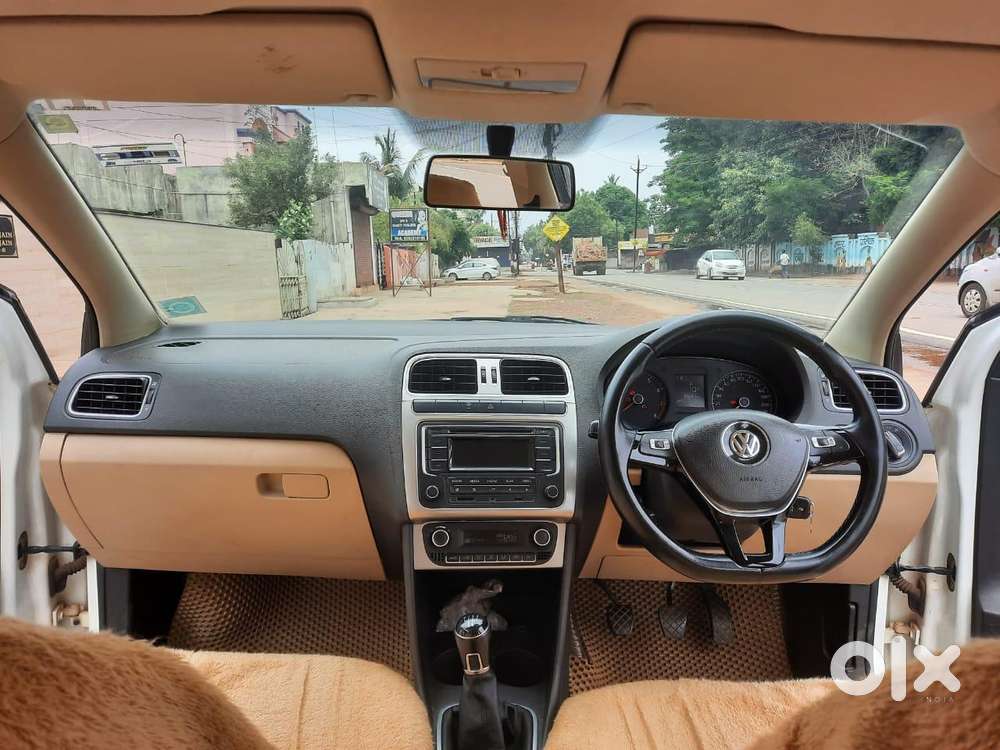 Volkswagen Polo Highline 1.6l Petrol, 2015, Petrol