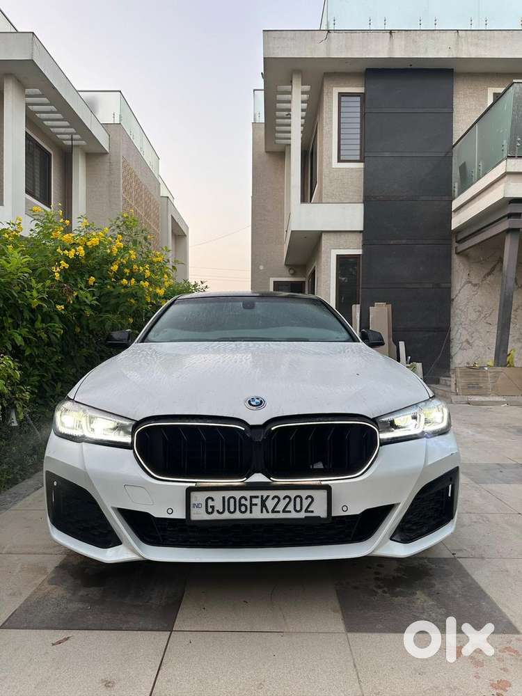 Bmw 5 Series 520d Facelifted To M5 With Lotts Of Loadings