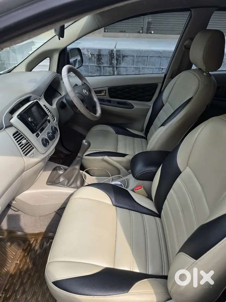 Toyota Innova 2012